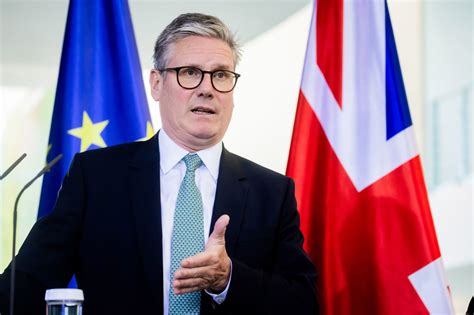 Keir Starmer rules out UK rejoining EU single market in his lifetime.
